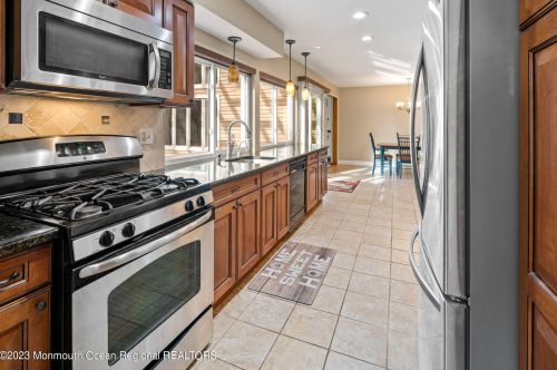 9 Salem Ln, Jackson Twp NJ  08527-1210 exterior