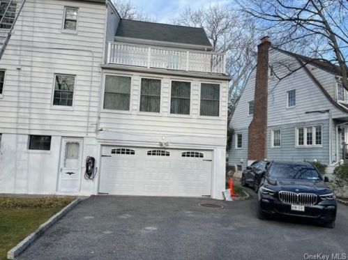 28 Parkway Cir, Mount Vernon NY  10552-1916 exterior