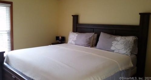 55 Pine River Rd, North Haven CT  06473-3312 exterior