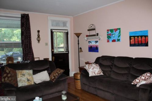 3025 Derry St, Harrisburg PA 17111-1648 exterior