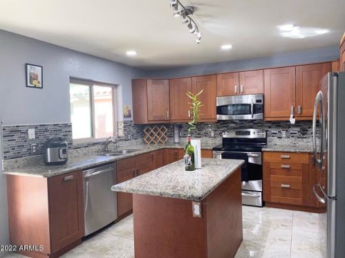 22812 20th Pl, Phoenix AZ  85024-7533 exterior