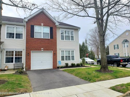 49 Picket Pl, East Freehold, NJ 07728-9535