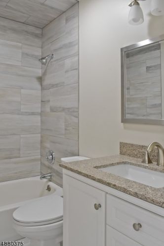 8 Kevin Rd, Lincoln Park NJ  07035-2117 exterior