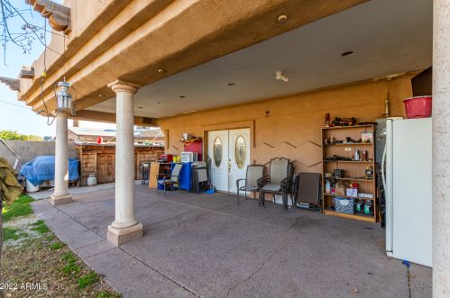 3319 61 St, Phoenix AZ 85033-4112 exterior