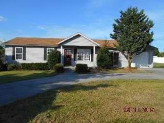 464 Smith St, Newport, TN 37821-2047