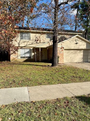 214 Oxford Dr, Conroe TX  77303-1812 exterior