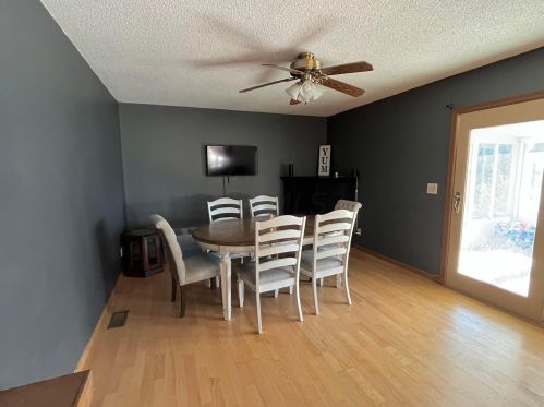 6 Hampton Ct, Washington Court House OH  43160-2802 exterior