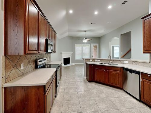 5505 Millers Creek Dr, Argyle TX  76226-4243 exterior