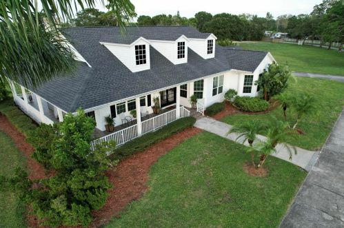 3947 Silhouette Ln, Tarpon Springs, FL 34691-5205
