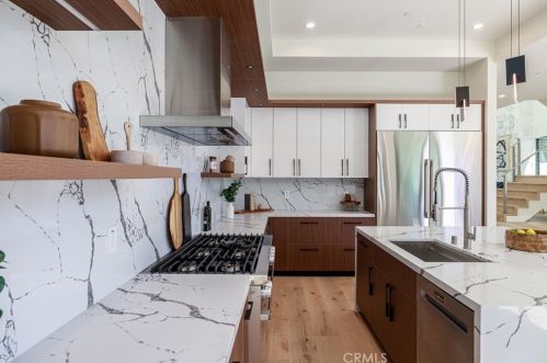 1813 Walnut Ave, Manhattan Beach CA  90266-5018 exterior
