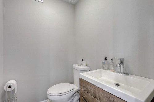 7025 Irving Ave, Minneapolis MN 55430-1159 exterior