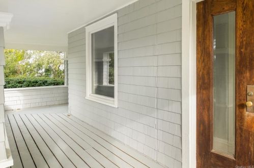 180 Gaylor Rd, Scarsdale, NY 10583-5823