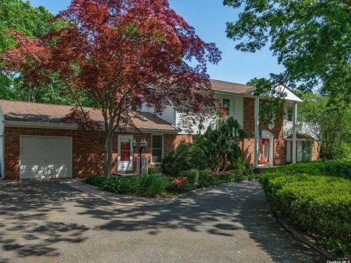149 Cedrus Ave, Elwood NY  11731-4409 exterior