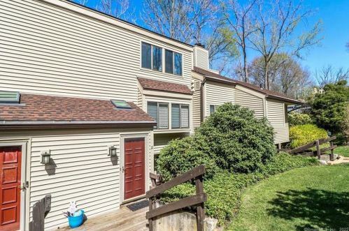12 Bristol Path, Brookfield Center, CT 06804-3300