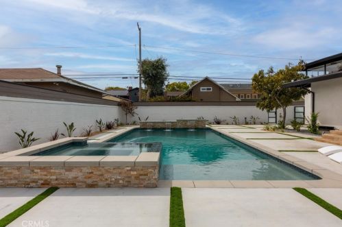 3841 Pacific Ave, Long Beach CA  90807-3227 exterior