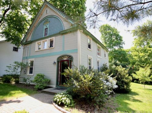 310 Main St, Wallingford CT  06492-2232 exterior