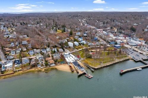 23 Carll Ct, Northport, NY 11768-1656