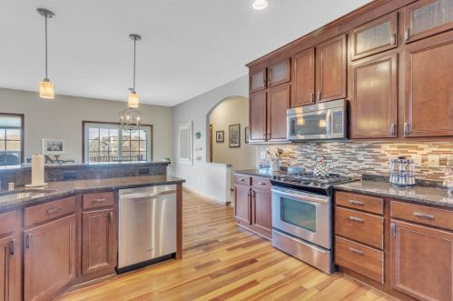 11380 Concord Crk Dr, Thiensville WI  53092-4387 exterior