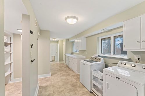 200 Guyasuta Rd, Pittsburgh PA  15215-1519 exterior