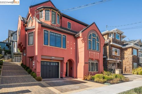 4457 Howe St, Oakland, CA 94611-4216