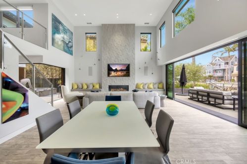 50 Rivo Alto Canal, Long Beach CA  90803-4047 exterior