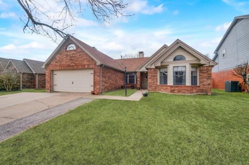 1147 Prospect Dr, Lewisville TX  75028-2549 exterior