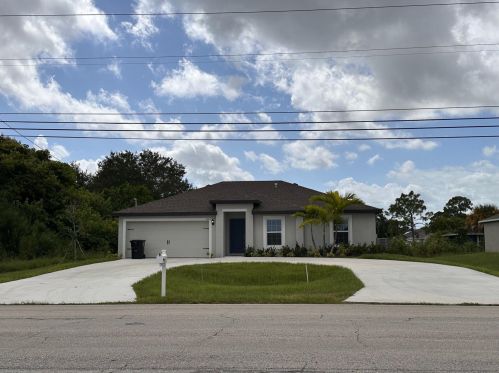 3650 Port St Lucie Blvd, Fort Pierce FL  34953-3609 exterior
