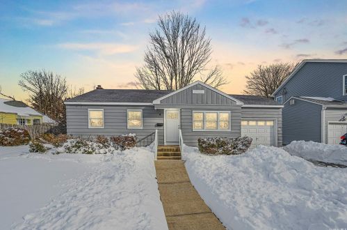4 Wensley Rd, Hicksville, NY 11803-2614