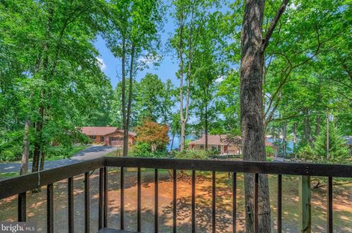 121 Madison Cir, Locust Grove, VA 22508-5529
