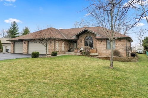 1934 Esch Rd, Twin Lakes, WI 53181-9719