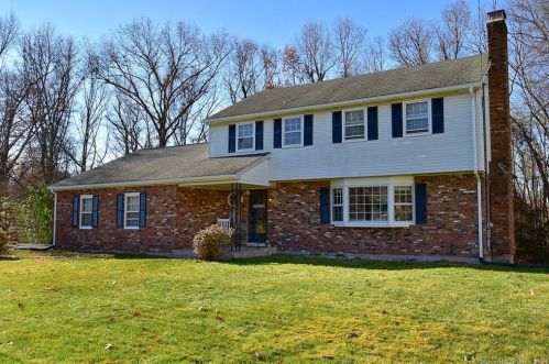 18 Somerset Dr, Manchester, CT 06040-5612