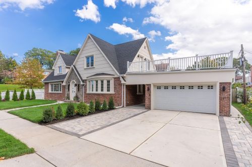 186-14 Grand Central Pkwy, Jamaica, NY 11432-1039
