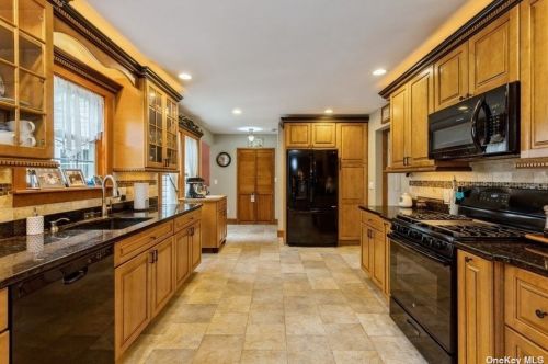 54 Scenic Hills Dr, Panamoka NY  11961-3024 exterior