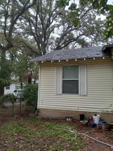 3804 Howard St, Fort Worth, TX 76119-3936