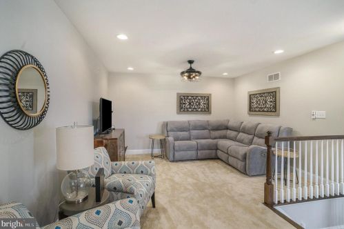 234 Hopewell Dr, Collegeville PA  19426-2852 exterior