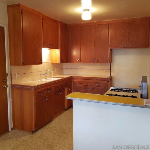 4084 Manzanita Dr, San Diego, CA 92105-4506