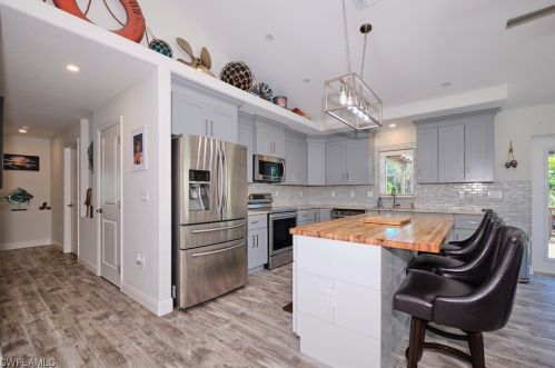 3633 Mango St, Saint James City FL  33956-2553 exterior