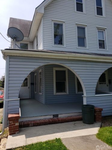 4229 Broad St, Trenton, NJ 08620-2105