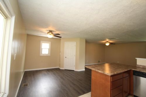 562 Kristine Ln, Franklin OH  45005-2152 exterior