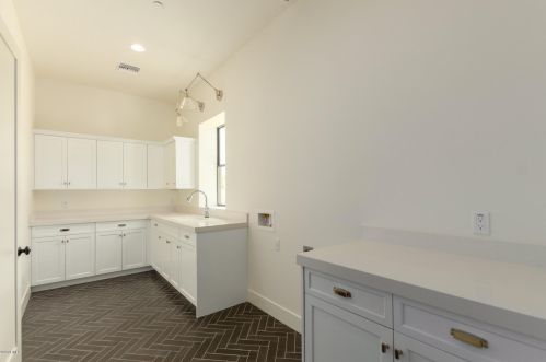 4554 Mcdonald Dr, Scottsdale AZ 85253-5328 exterior