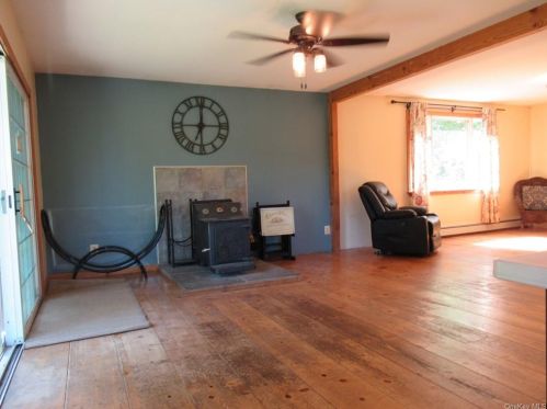 44 Buttonwood Rd, Dover Plains, NY 12522-5831