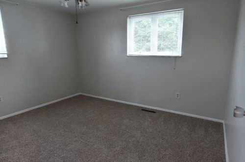 736 Sara Ln, Verona PA  15147-2637 exterior