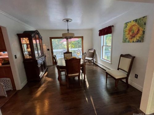 6 Jeremy Dr, East Lyme CT  06333-1544 exterior