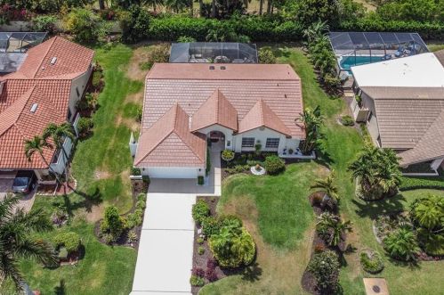 1550 Foxfire Ln, Naples, FL 34104-4985