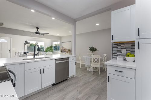 9409 4th Ave, Phoenix AZ  85021-2410 exterior