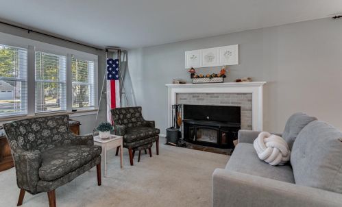 329 Winnebago Ave, Menasha, WI 54952-3436