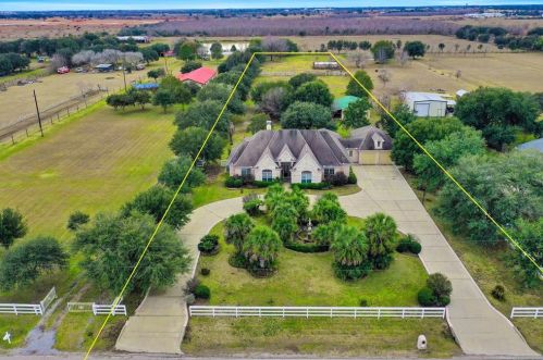 30611 Waller Spring Creek Rd, Waller, TX 77484-8781