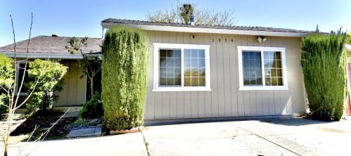 1954 Loch Ness Way, San Jose, CA 95121-1527