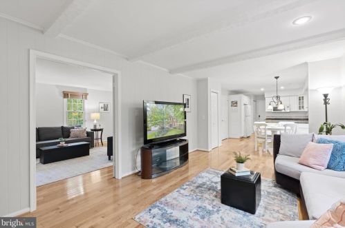 10809 Dayflower Ct, Herndon VA  20191-5109 exterior