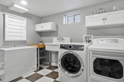 8134 Gridley Ave, Milwaukee WI 53213-3039 exterior